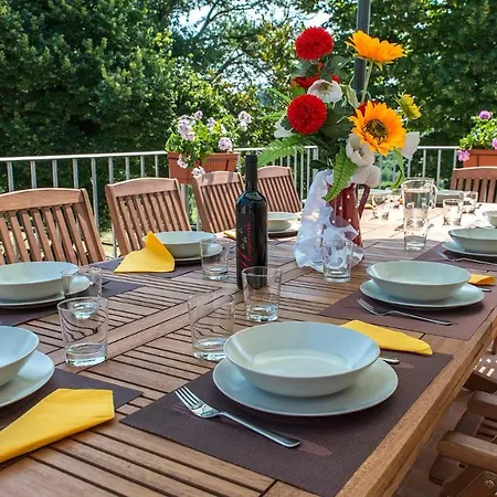 Casa Elia 6, Emma Villa *